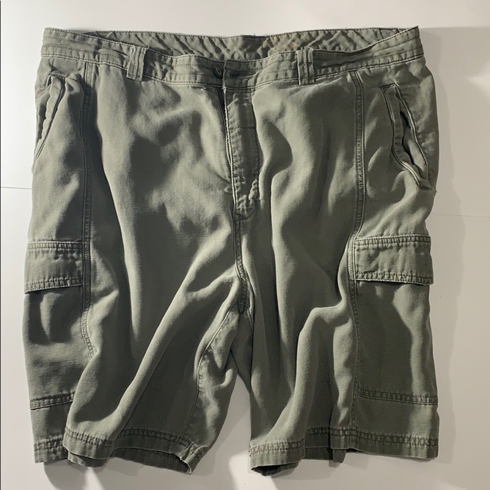 Tommy Bahama cargo shorts